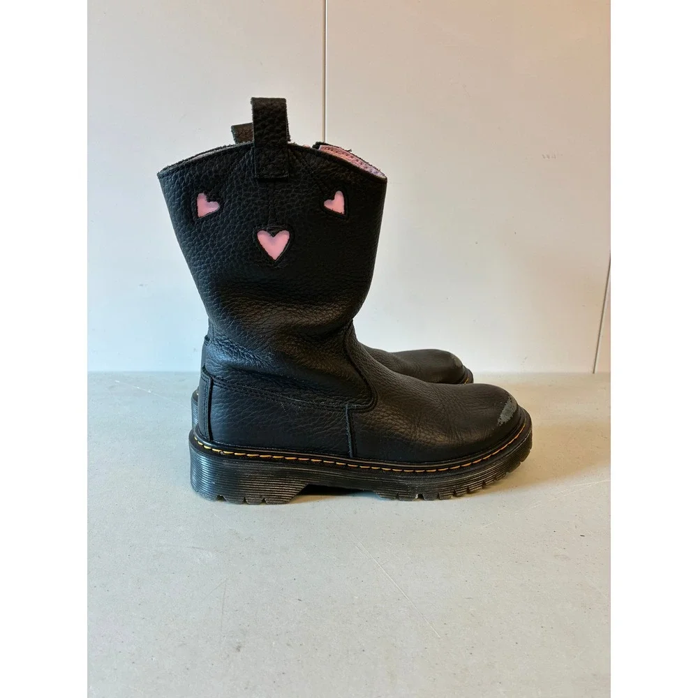Dr. Martens Kids Bex Heart P-O Boot J Black Leather Pink Hearts Size 3 US 2 UK
